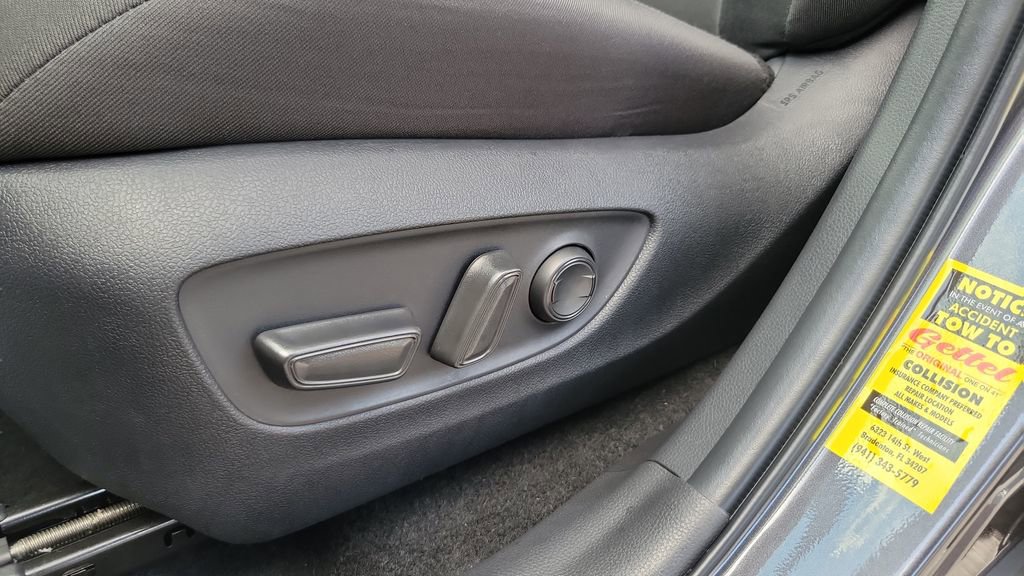 Certified 2025 Toyota RAV4 XLE w/ Convenience Package FWD image 16