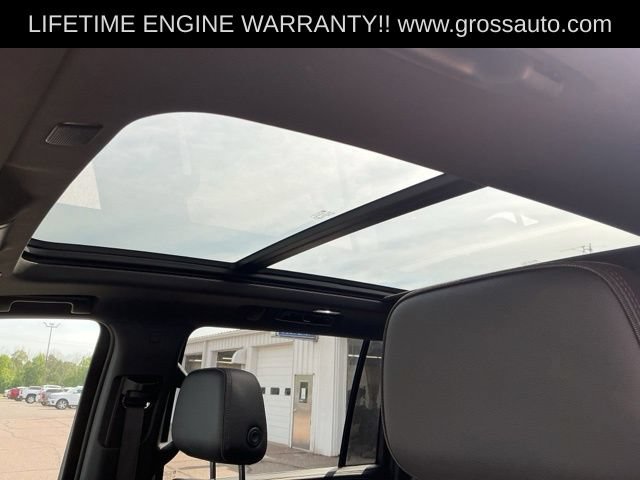 Used 2022 Chevrolet Suburban RST w/ Luxury Package AWD/4WD image 23