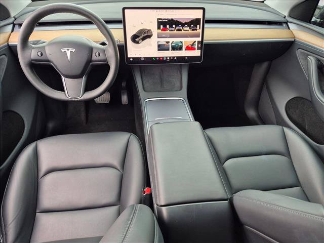 Used 2024 Tesla Model Y Long Range AWD/4WD image 17