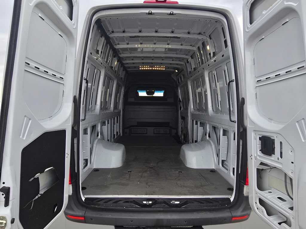 Used 2022 Mercedes-Benz Sprinter 3500 w/ Parking Package image 18