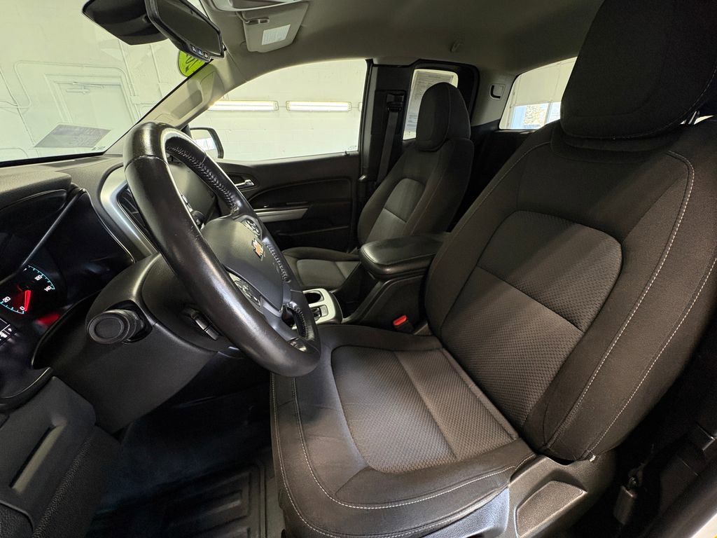 Used 2022 Chevrolet Colorado LT w/ Fleet Safety Package image 18