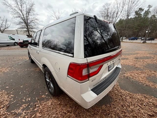 Used 2015 Lincoln Navigator L 4WD image 5