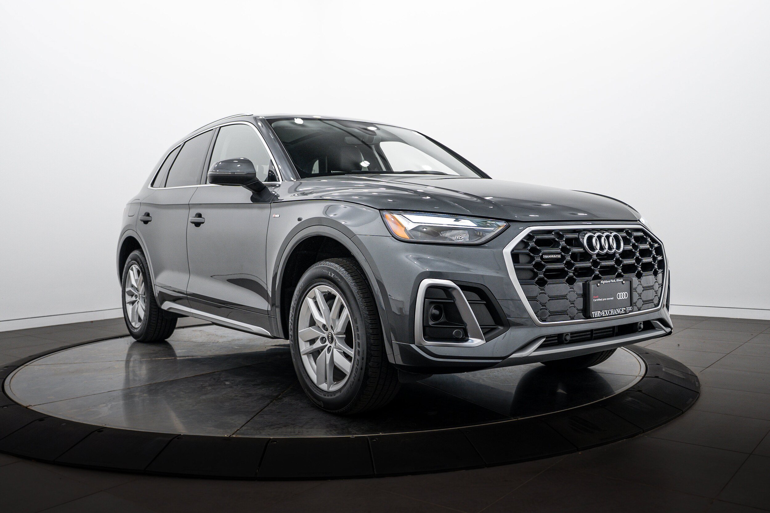 Certified 2023 Audi Q5 2.0T Premium w/ Convenience Package AWD/4WD image 2