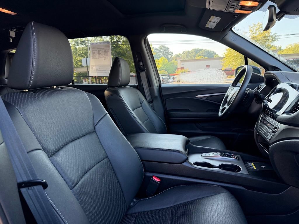 Certified 2025 Honda Passport EX-L image 30