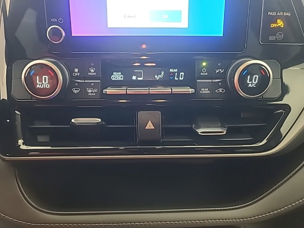Used 2023 Toyota Highlander LE image 37