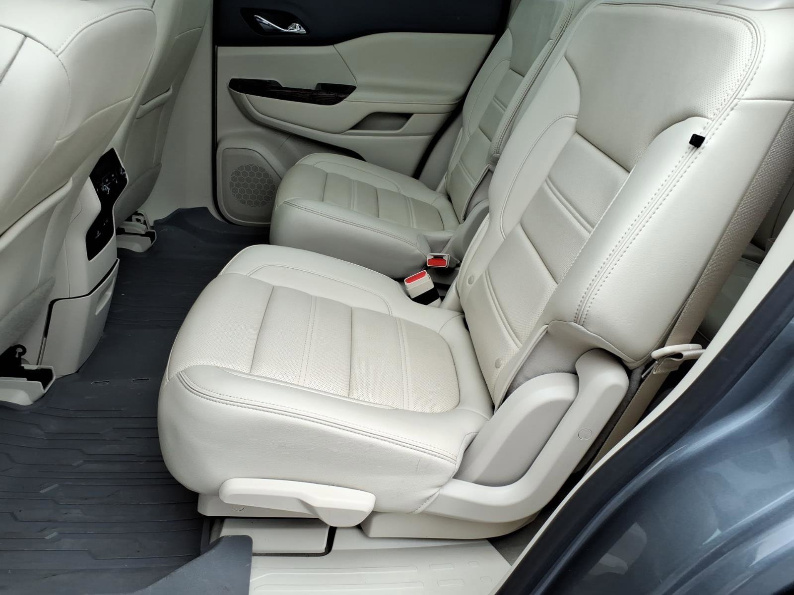 Certified 2021 GMC Acadia Denali w/ Denali Ultimate Package AWD/4WD image 14