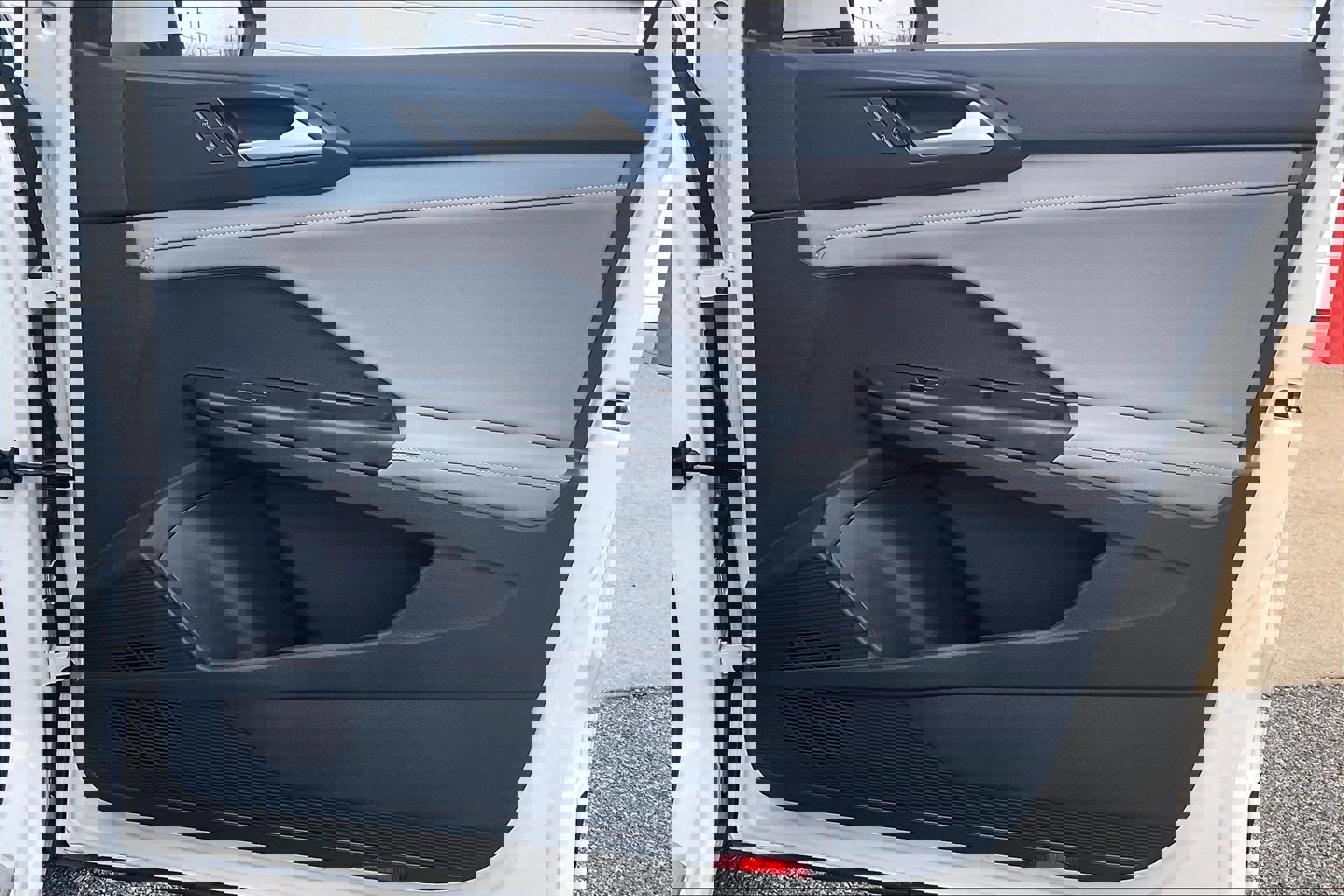 Used 2024 Volkswagen Taos SE image 29