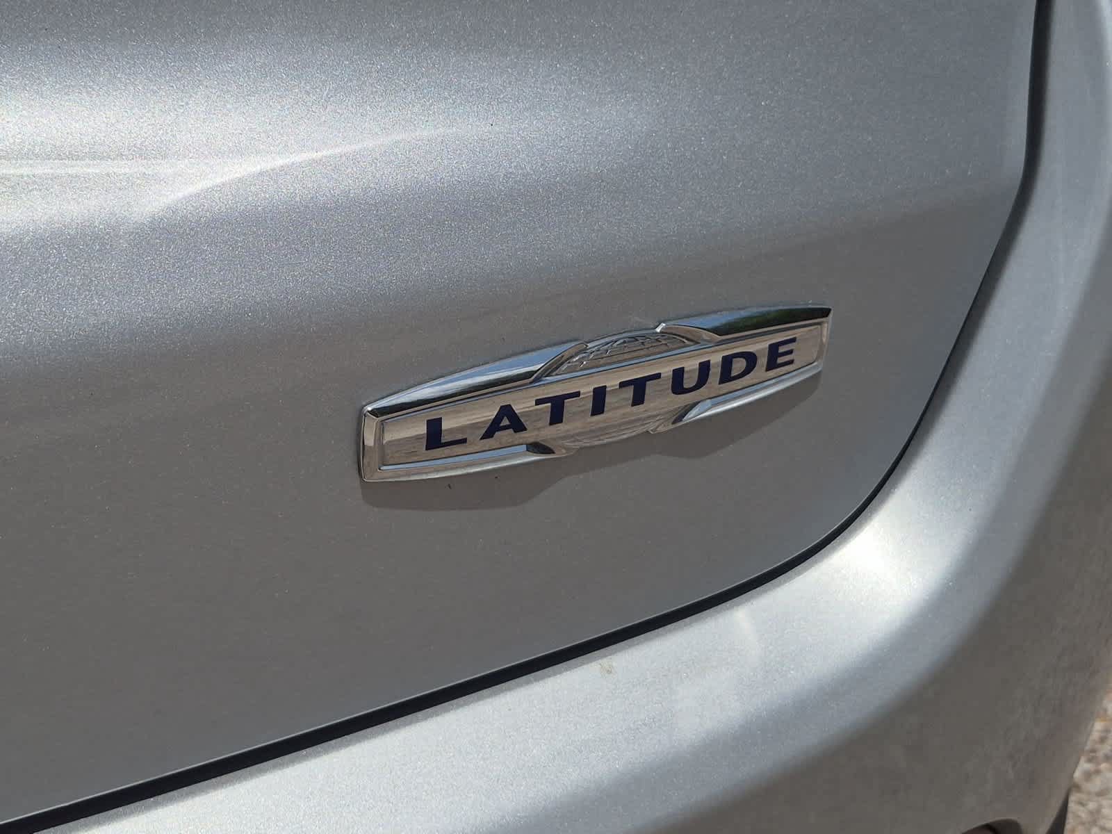 Used 2024 Jeep Compass Latitude AWD/4WD image 30