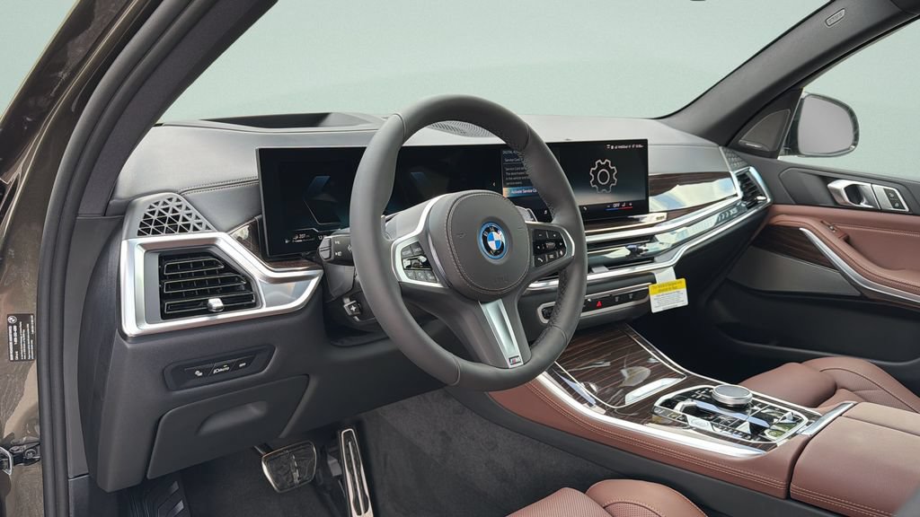 Certified 2026 BMW X5 xDrive50e w/ M Sport Package AWD/4WD image 9