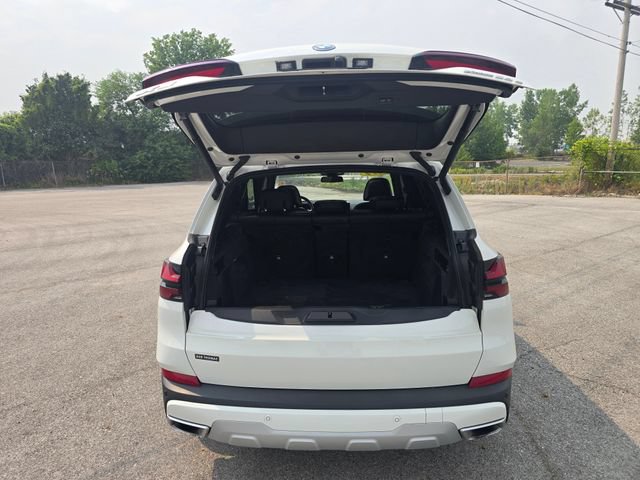 Used 2024 BMW X5 xDrive50e AWD/4WD image 15
