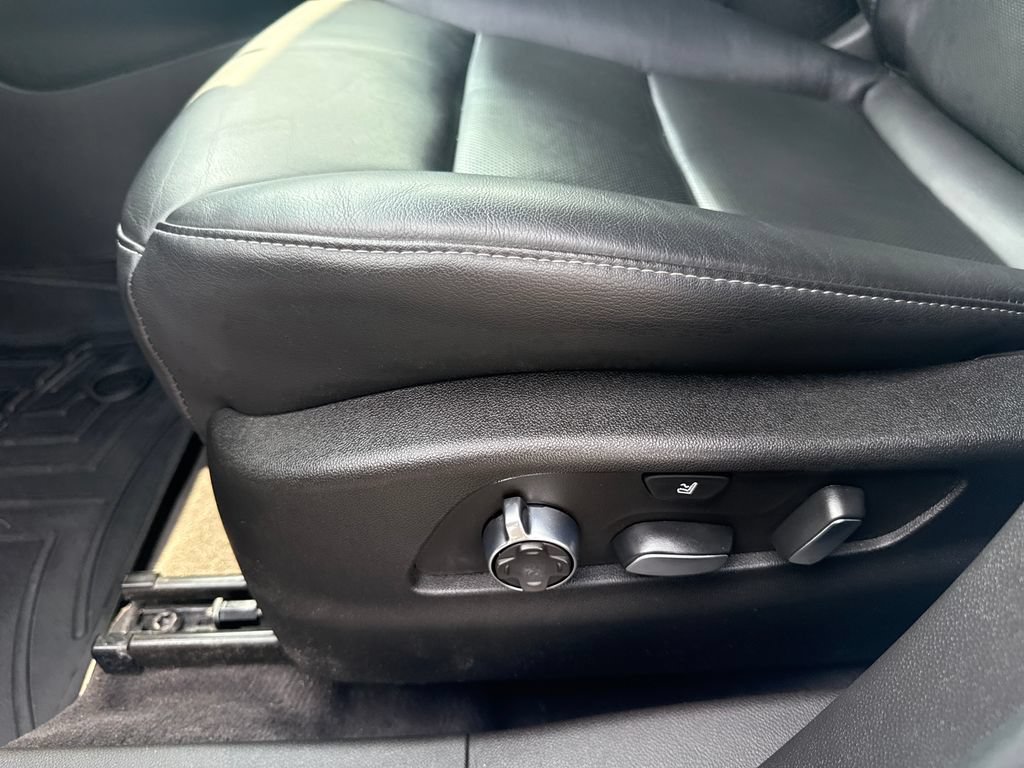 Certified 2023 Cadillac XT4 Premium Luxury FWD image 15