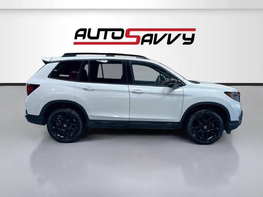 Used 2025 Honda Passport Black Edition image 8