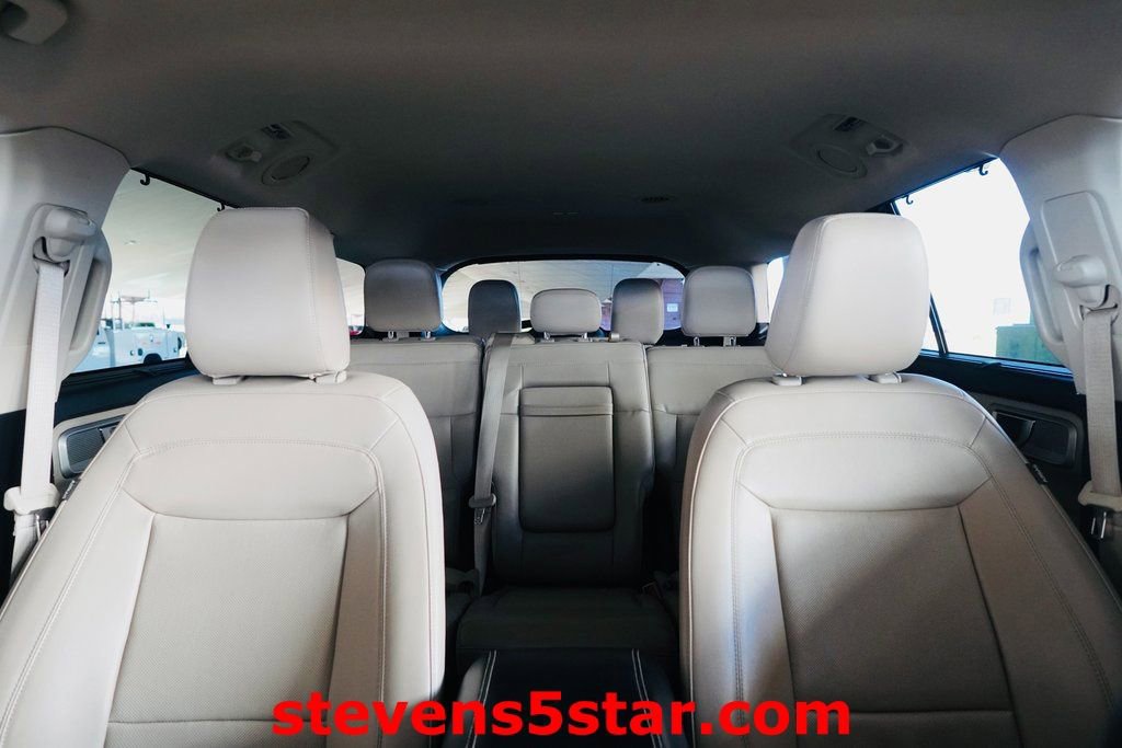 Used 2022 Ford Explorer Limited w/ Equipment Group 301A image 9