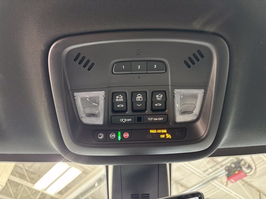 Used 2023 Chevrolet Traverse LT w/ LT Premium Package AWD/4WD image 38