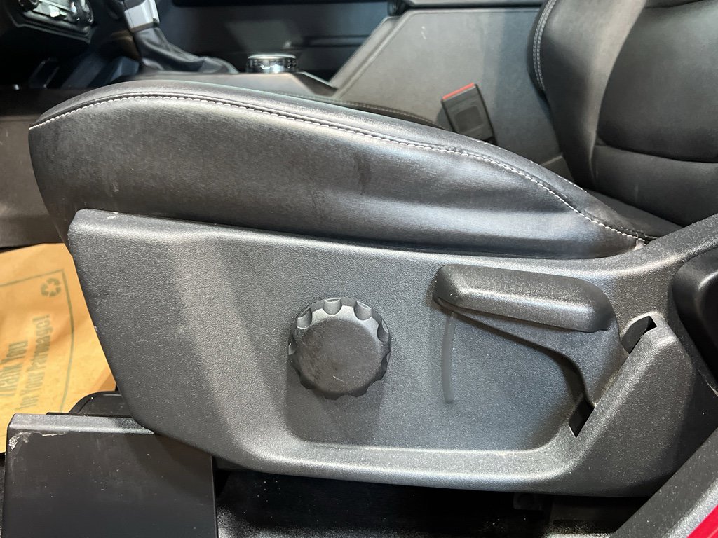 Used 2025 Ford Bronco Badlands image 15