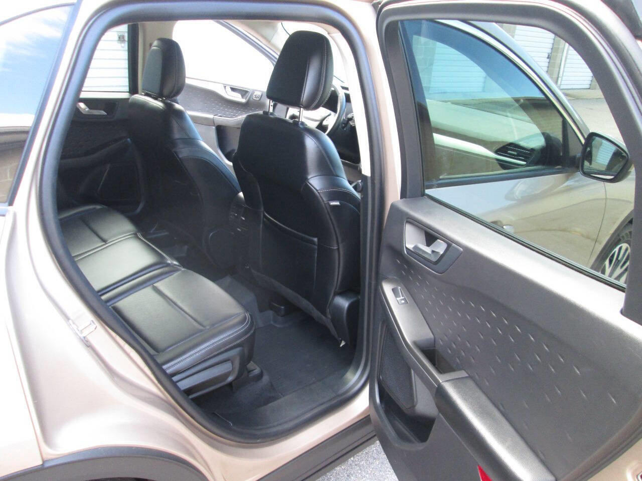 Used 2020 Ford Escape SEL image 19