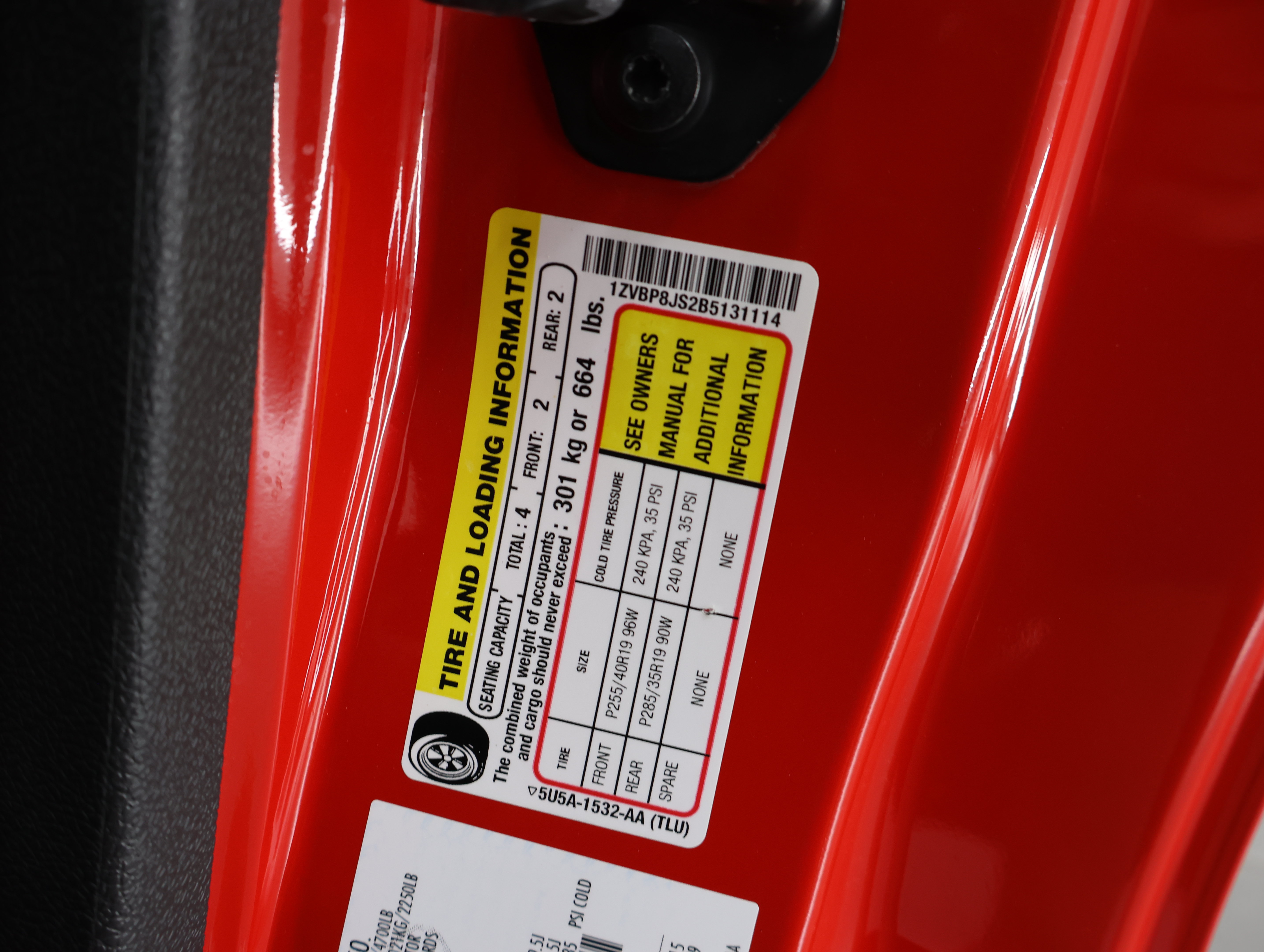 Used 2011 Ford Mustang Shelby GT500 RWD image 46