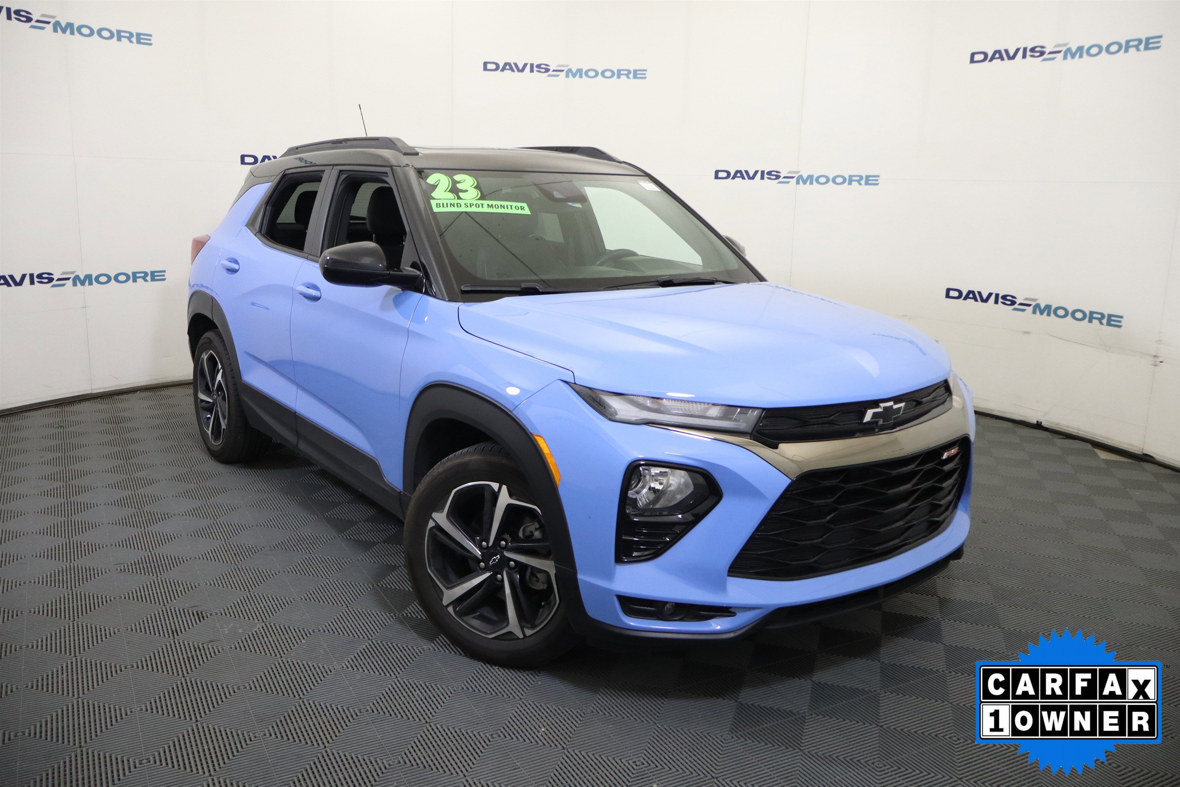 Used 2023 Chevrolet TrailBlazer RS w/ Sun and Liftgate Package FWD image 2