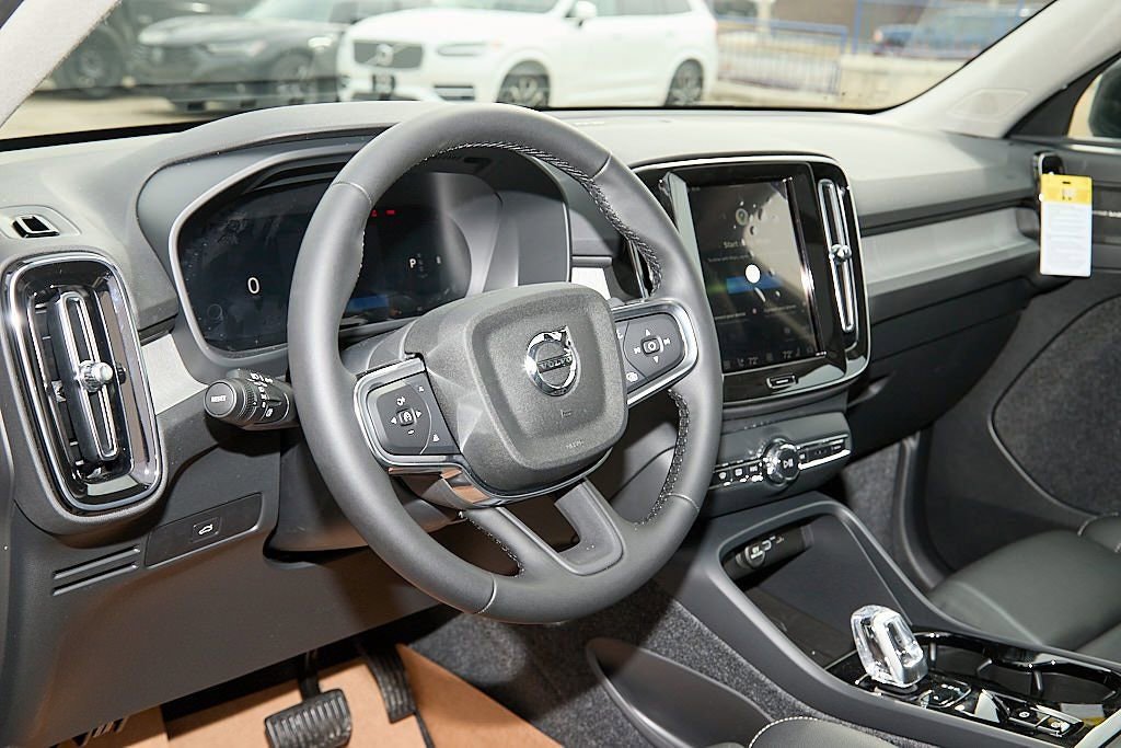 New 2026 Volvo XC40 B5 Plus w/ Protection Package Premier image 13