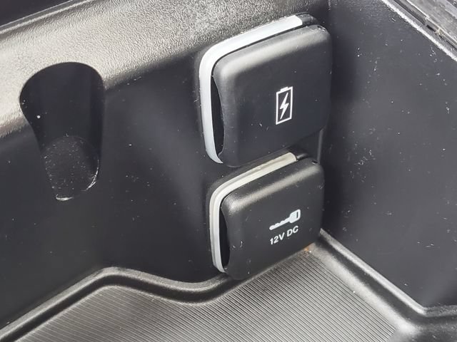 Used 2022 Chrysler Pacifica Limited FWD image 25
