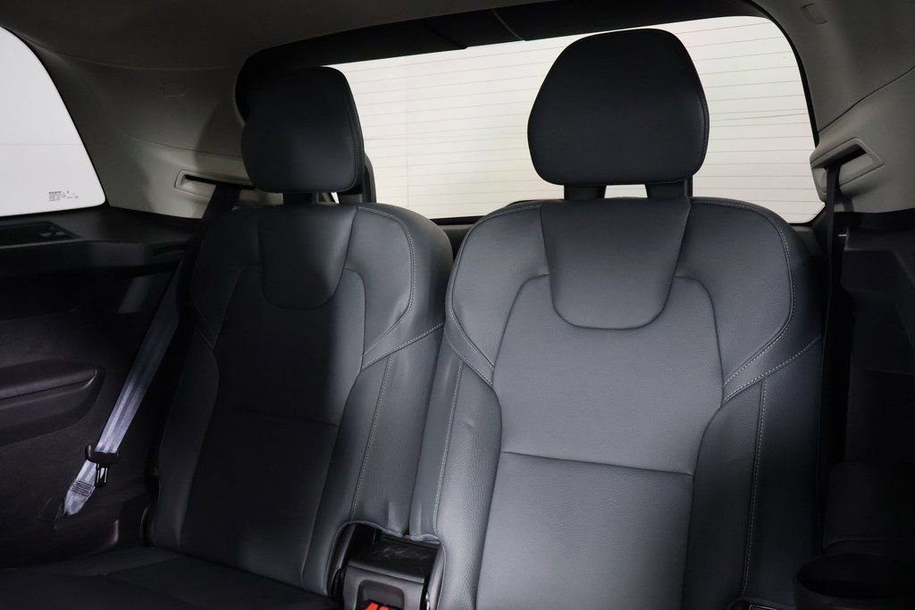 Used 2020 Volvo XC90 T8 Momentum w/ Protection Package Premier image 12