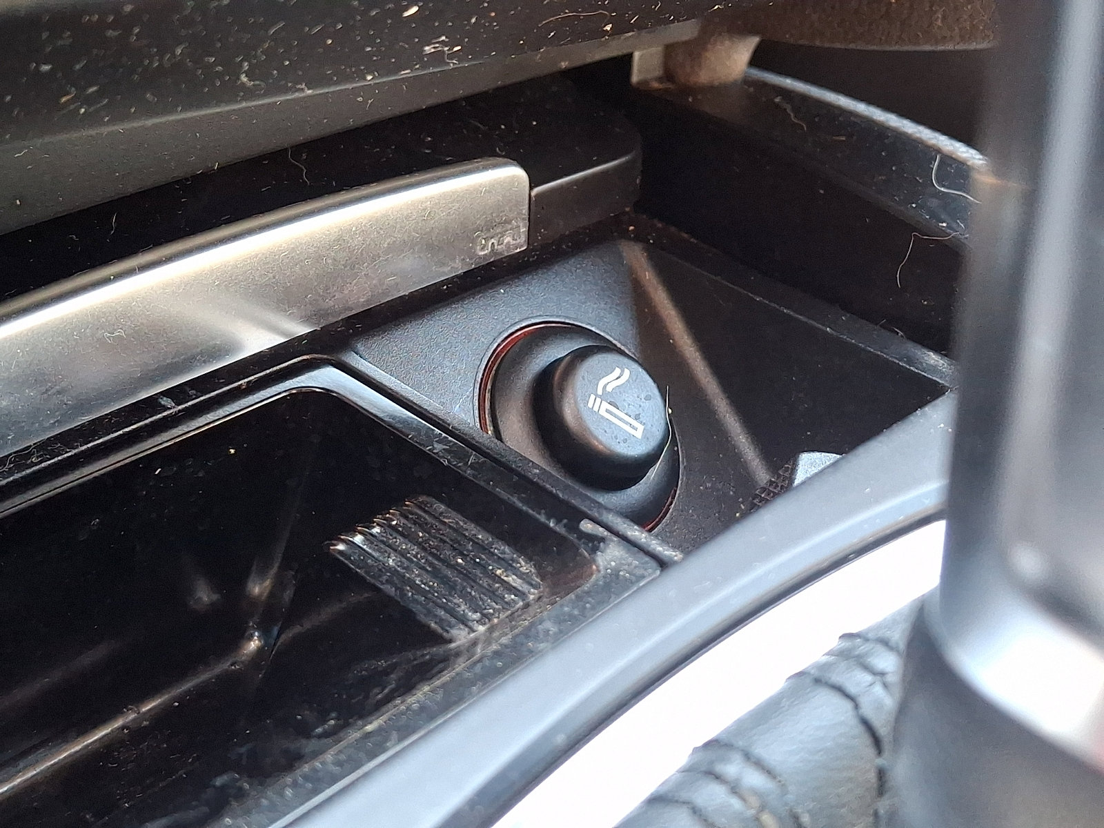 Used 2015 Audi A4 2.0T Premium image 25