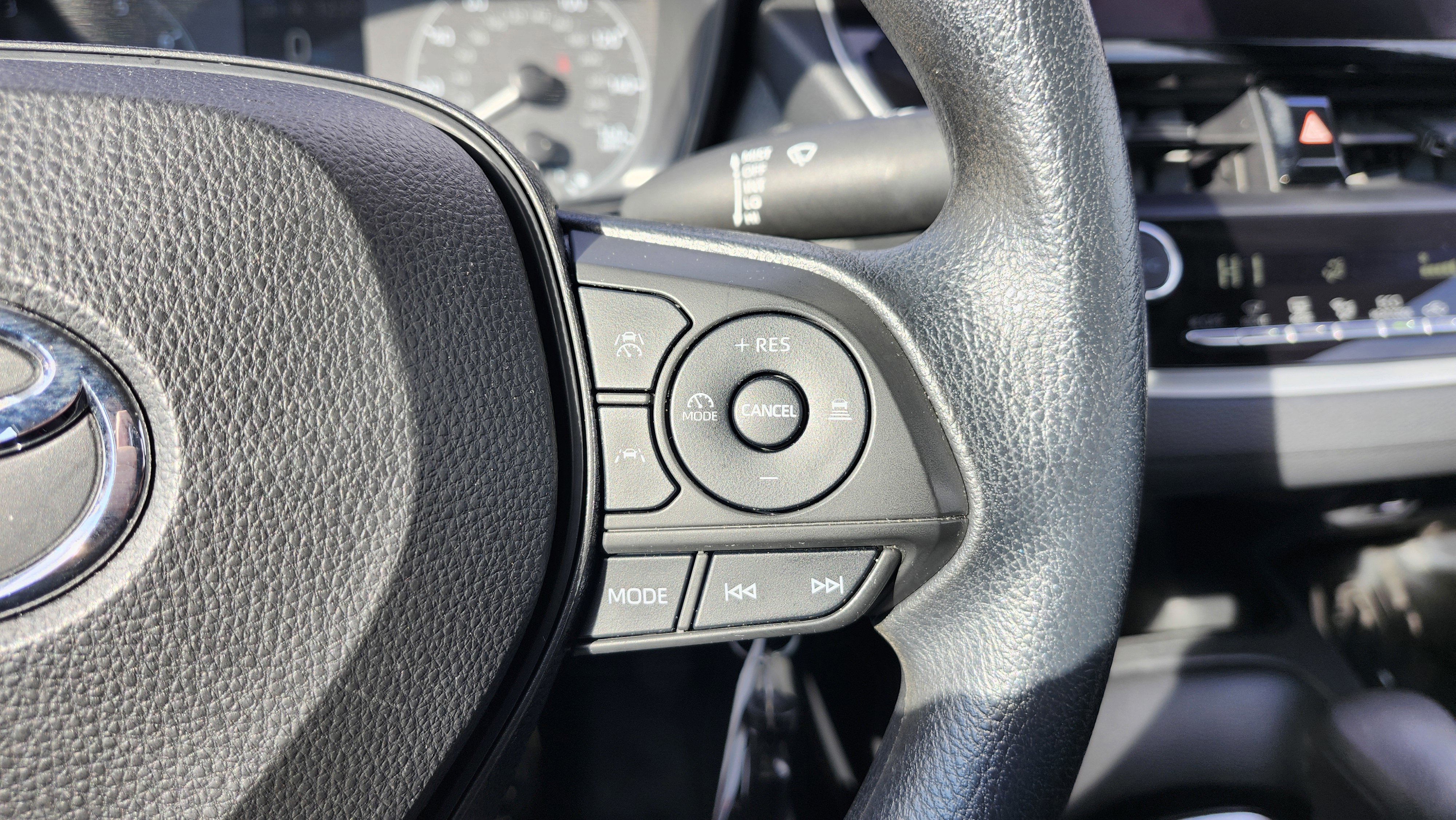 Used 2024 Toyota Corolla LE image 31