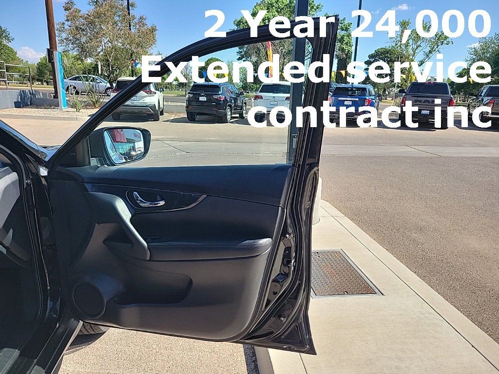 Used 2019 Nissan Rogue SV image 18