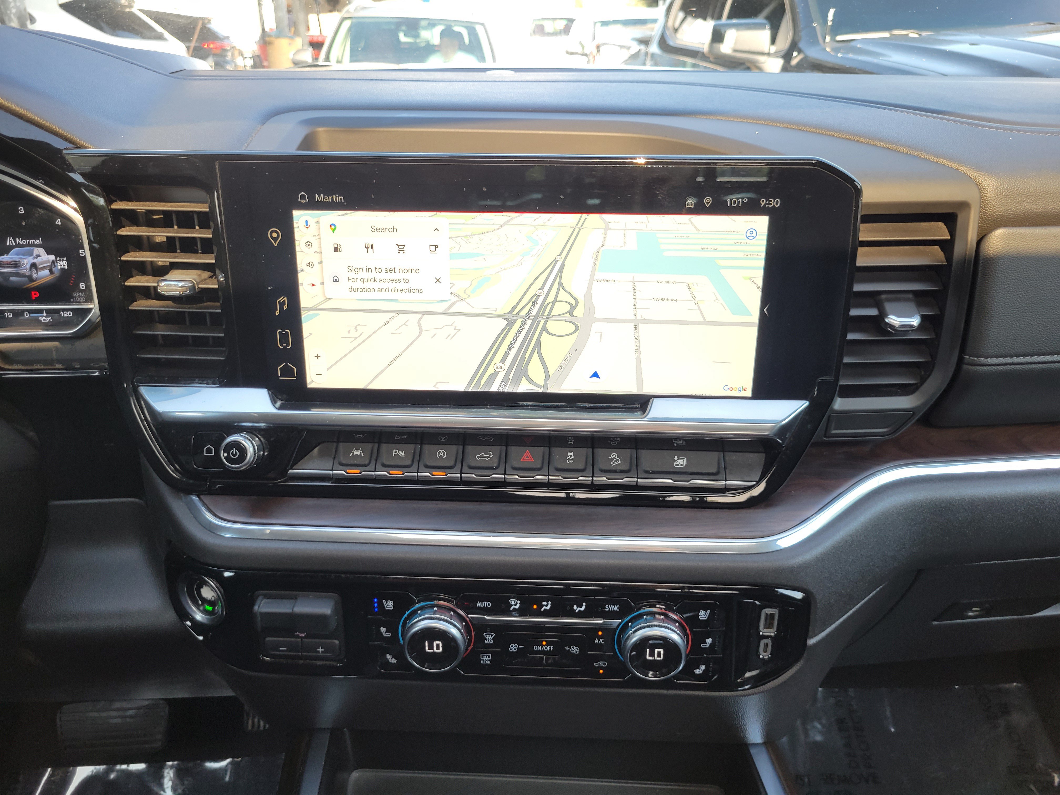 Used 2024 GMC Sierra 1500 SLT w/ SLT Premium Plus Package AWD/4WD image 22