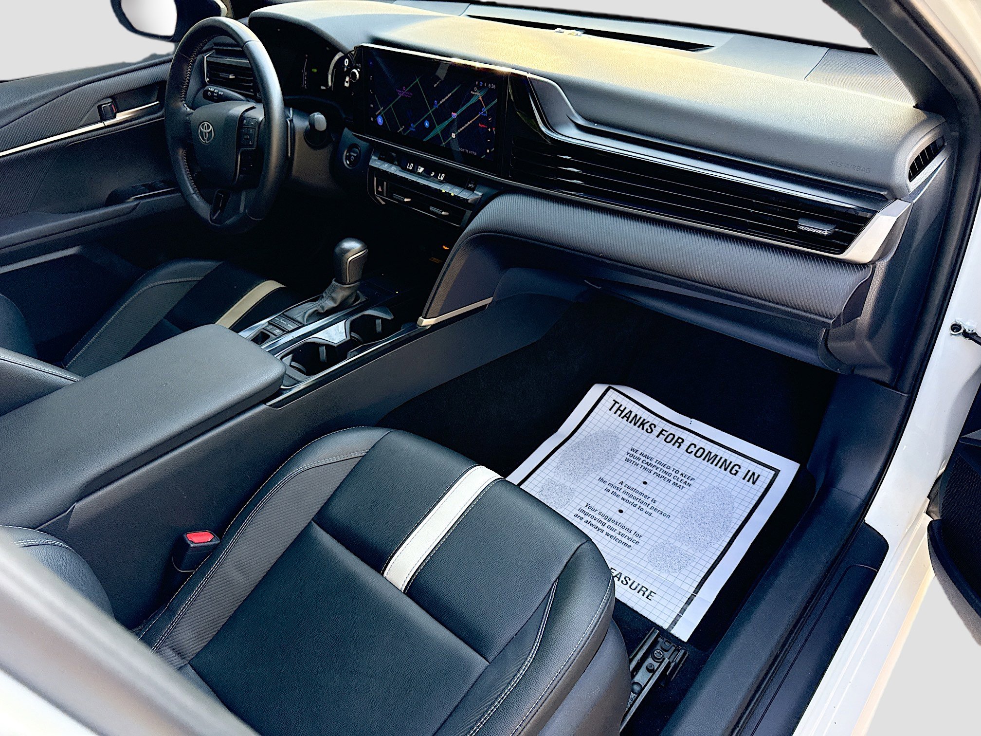 Used 2025 Toyota Camry SE w/ Multimedia Upgrade Package image 10