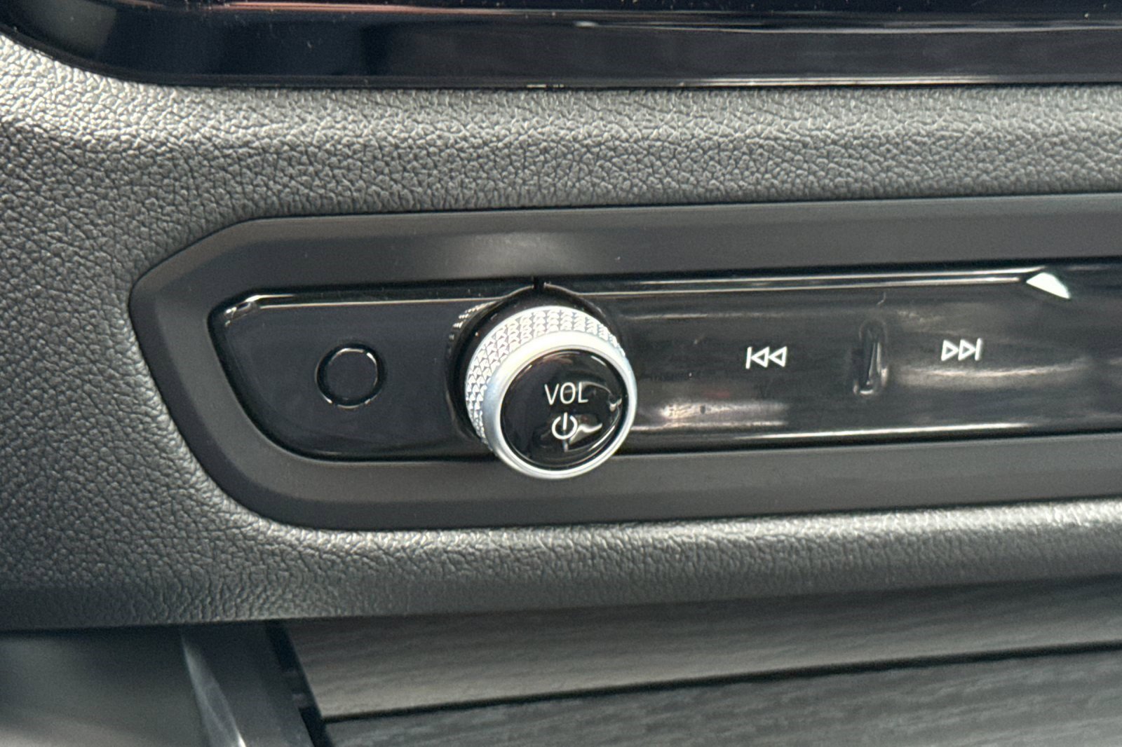 Used 2025 BMW 430i Coupe w/ Premium Package image 38