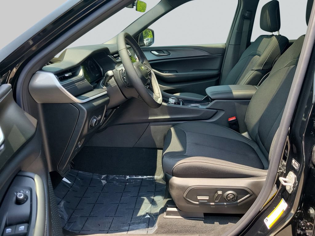 New 2026 Jeep Grand Cherokee Laredo X RWD image 23