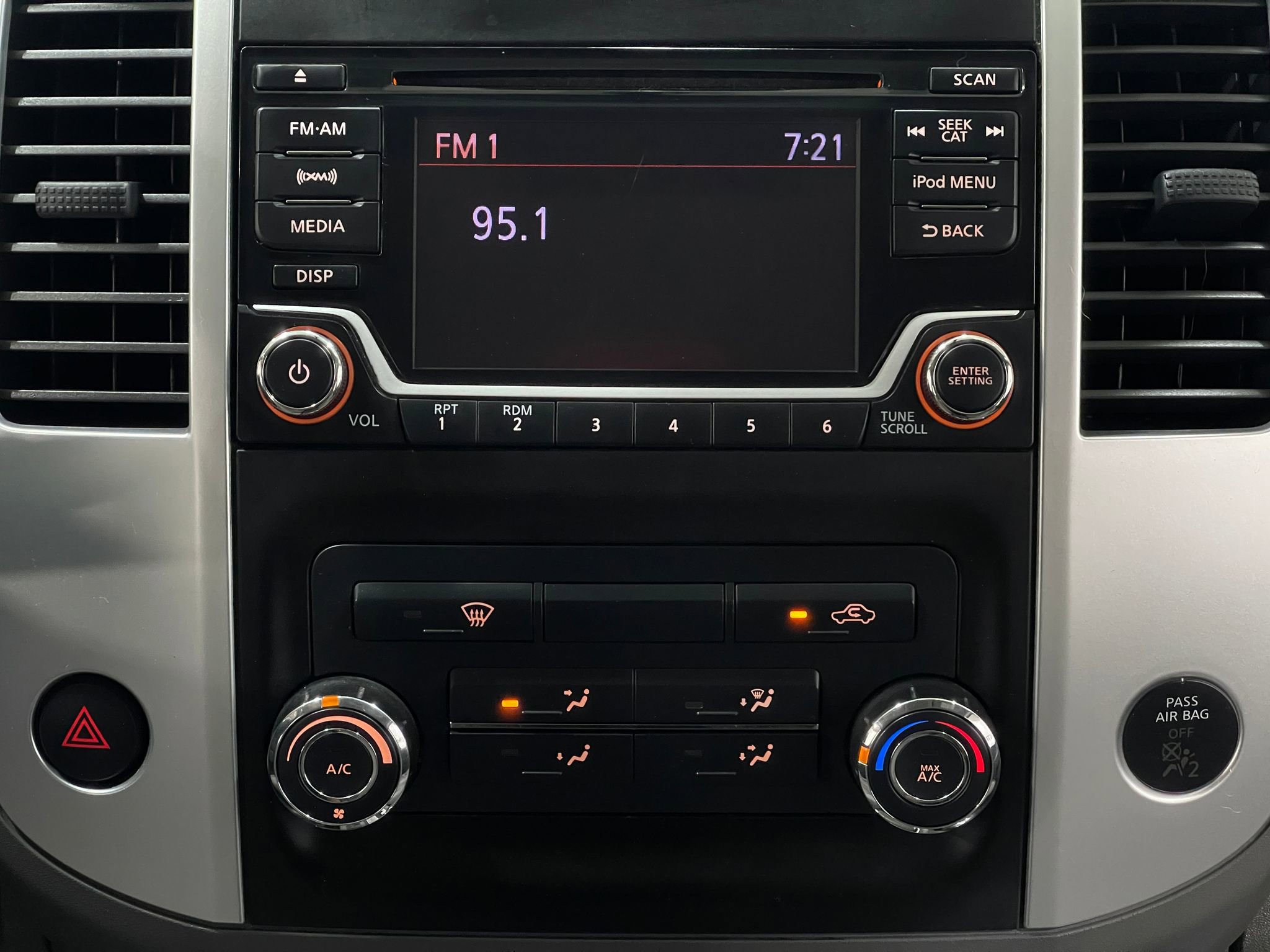 Used 2017 Nissan Frontier SV image 21