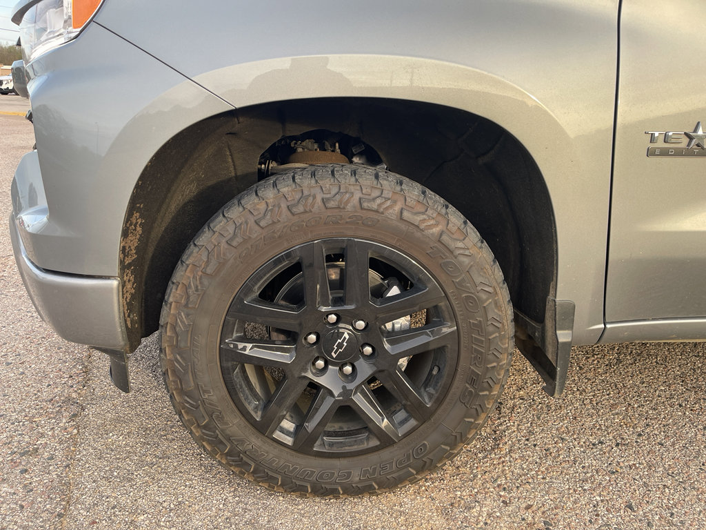 Used 2024 Chevrolet Silverado 1500 RST image 2