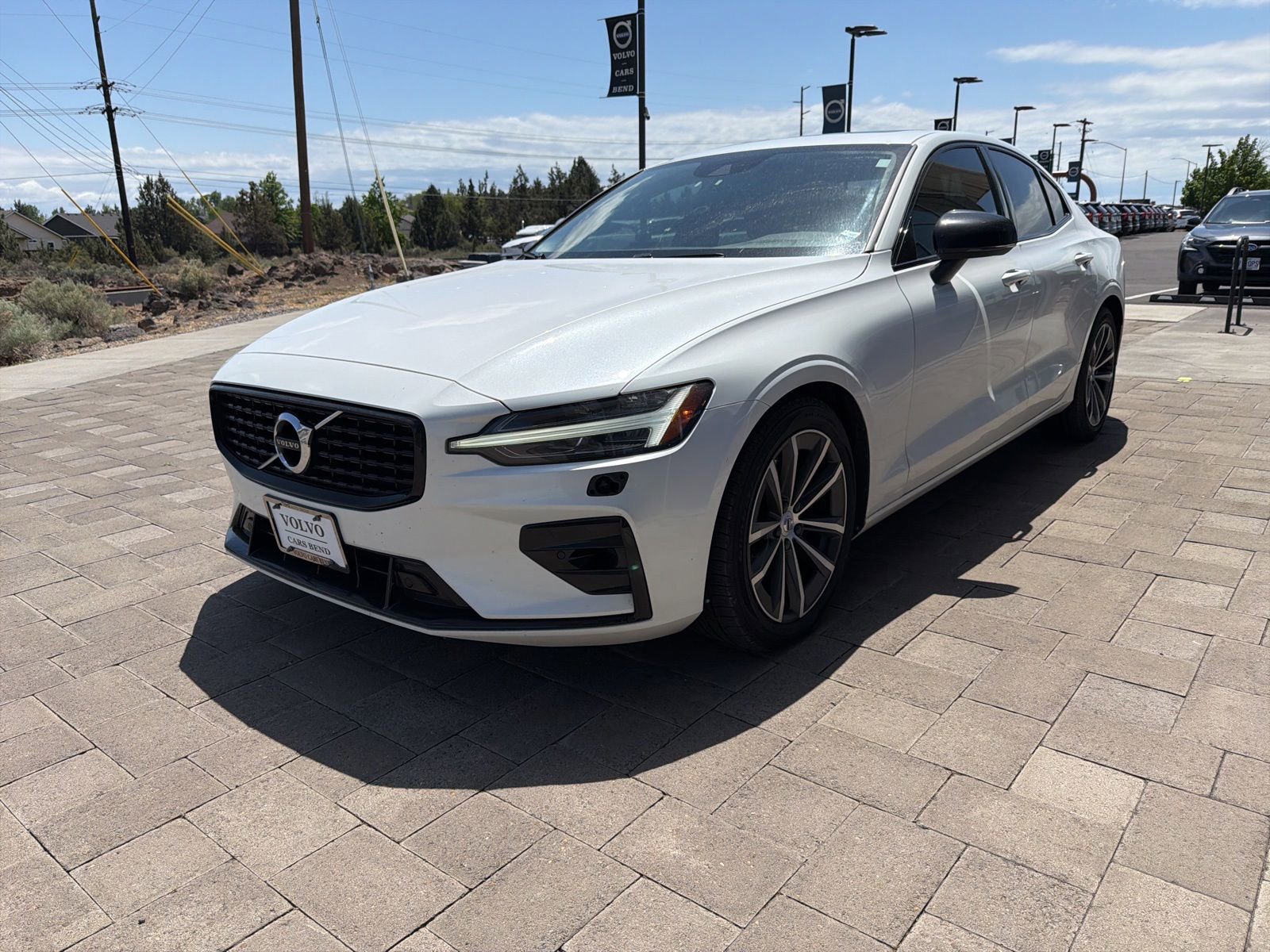 Used 2022 Volvo S60 B5 Momentum w/ Premium Package AWD/4WD image 4