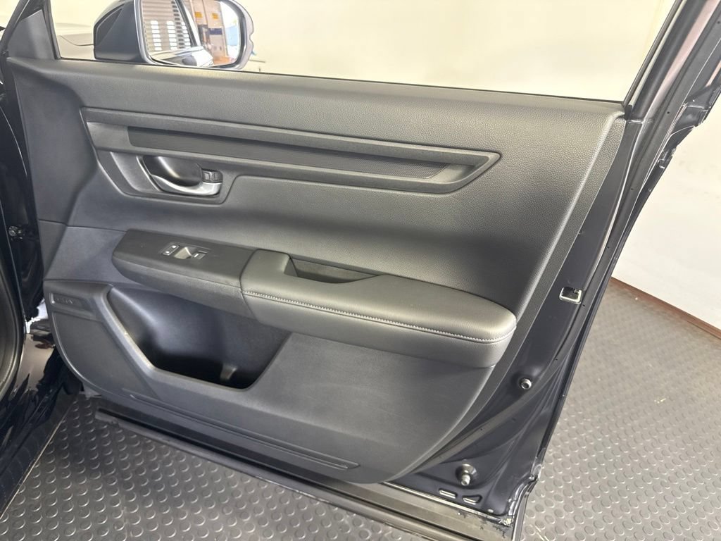 Used 2024 Honda CR-V LX image 5