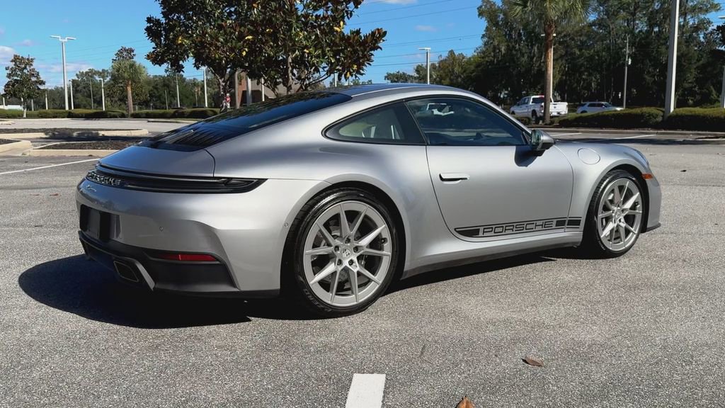 Used 2025 Porsche 911 Carrera image 8