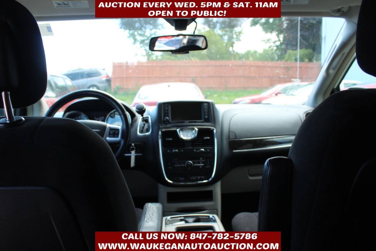 Used 2011 Chrysler Town & Country Touring FWD image 6