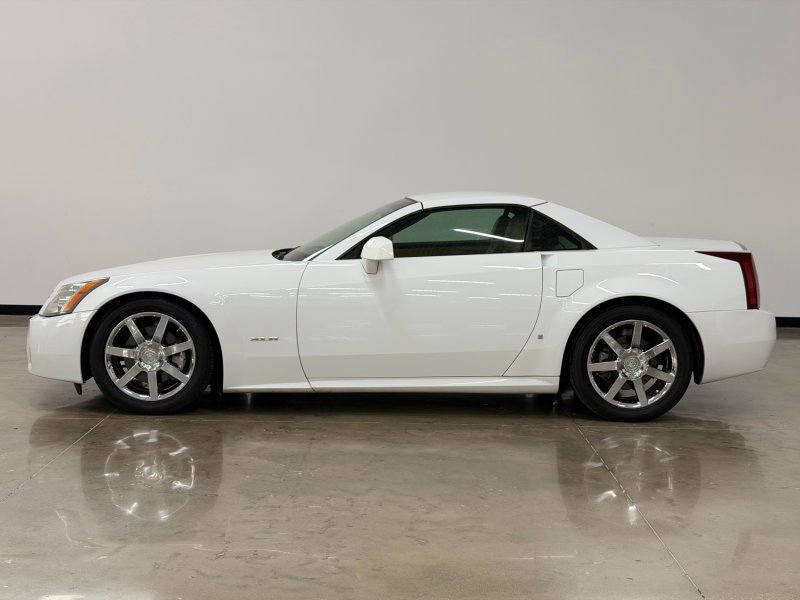Used 2008 Cadillac XLR RWD image 7