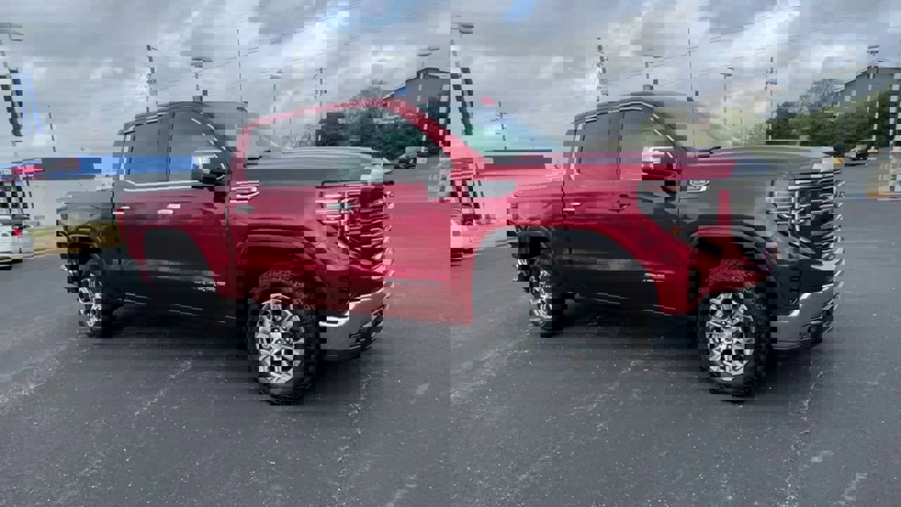 Used 2022 GMC Sierra 1500 SLT w/ SLT Convenience Package image 2