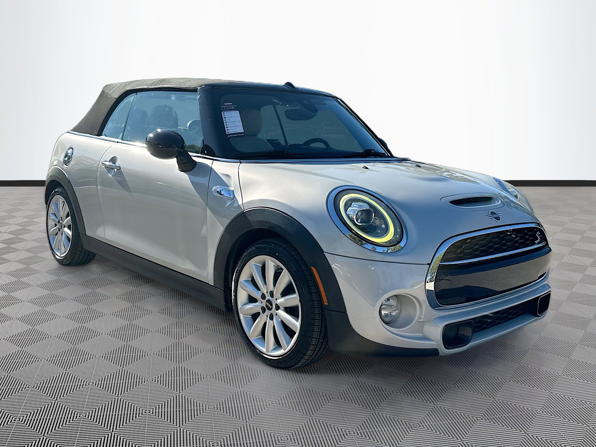 Used 2019 MINI Cooper S w/ Signature Upholstery Package image 1