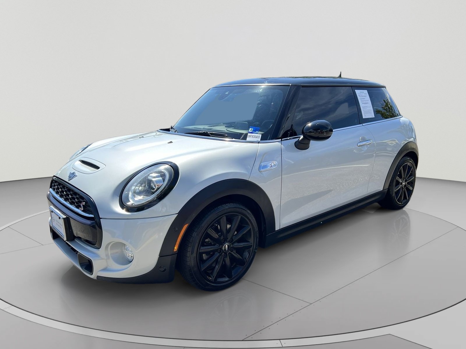 Used 2019 MINI Cooper S w/ Driver Assistance Package FWD image 1