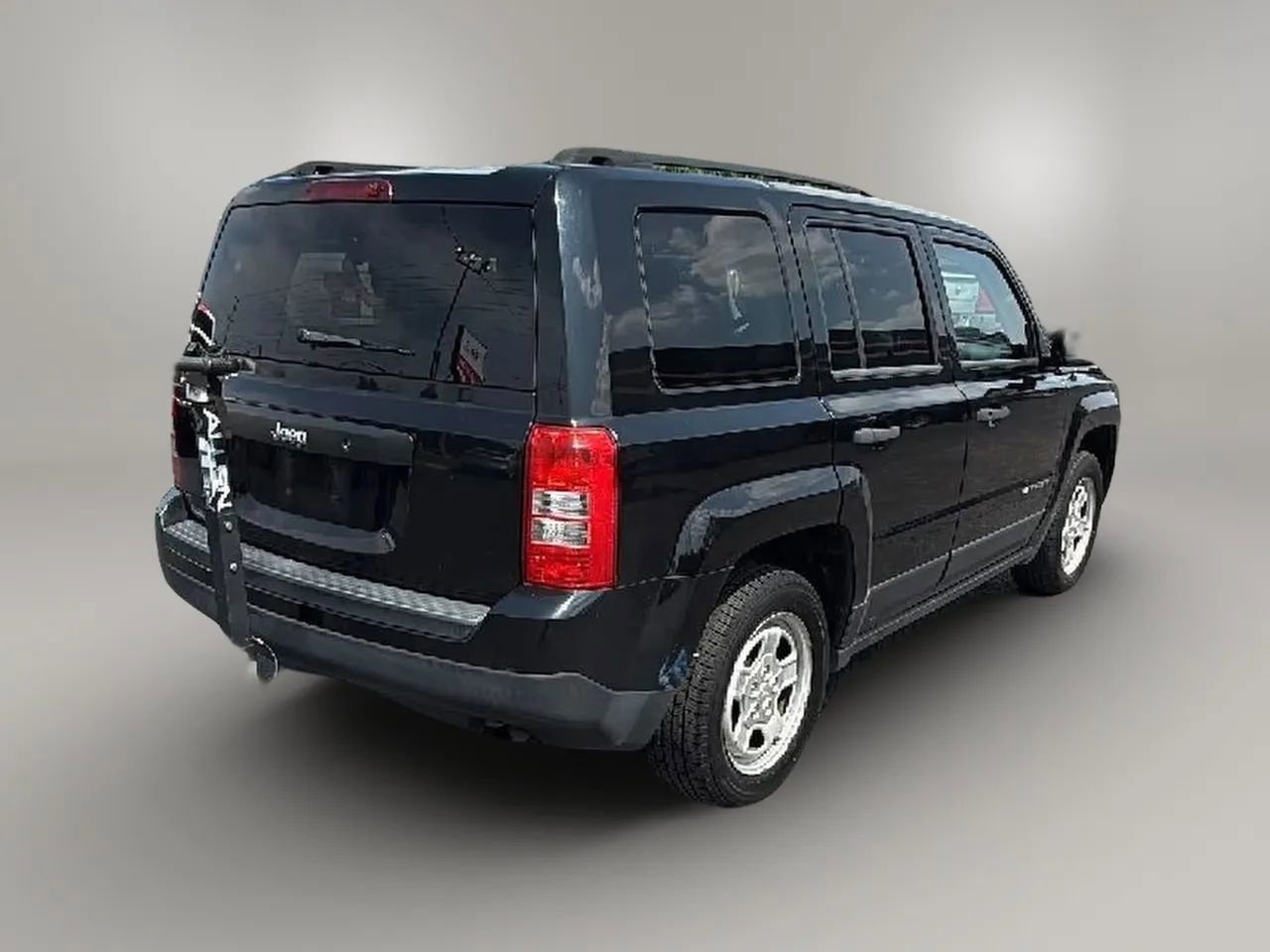 Used 2014 Jeep Patriot Sport image 7