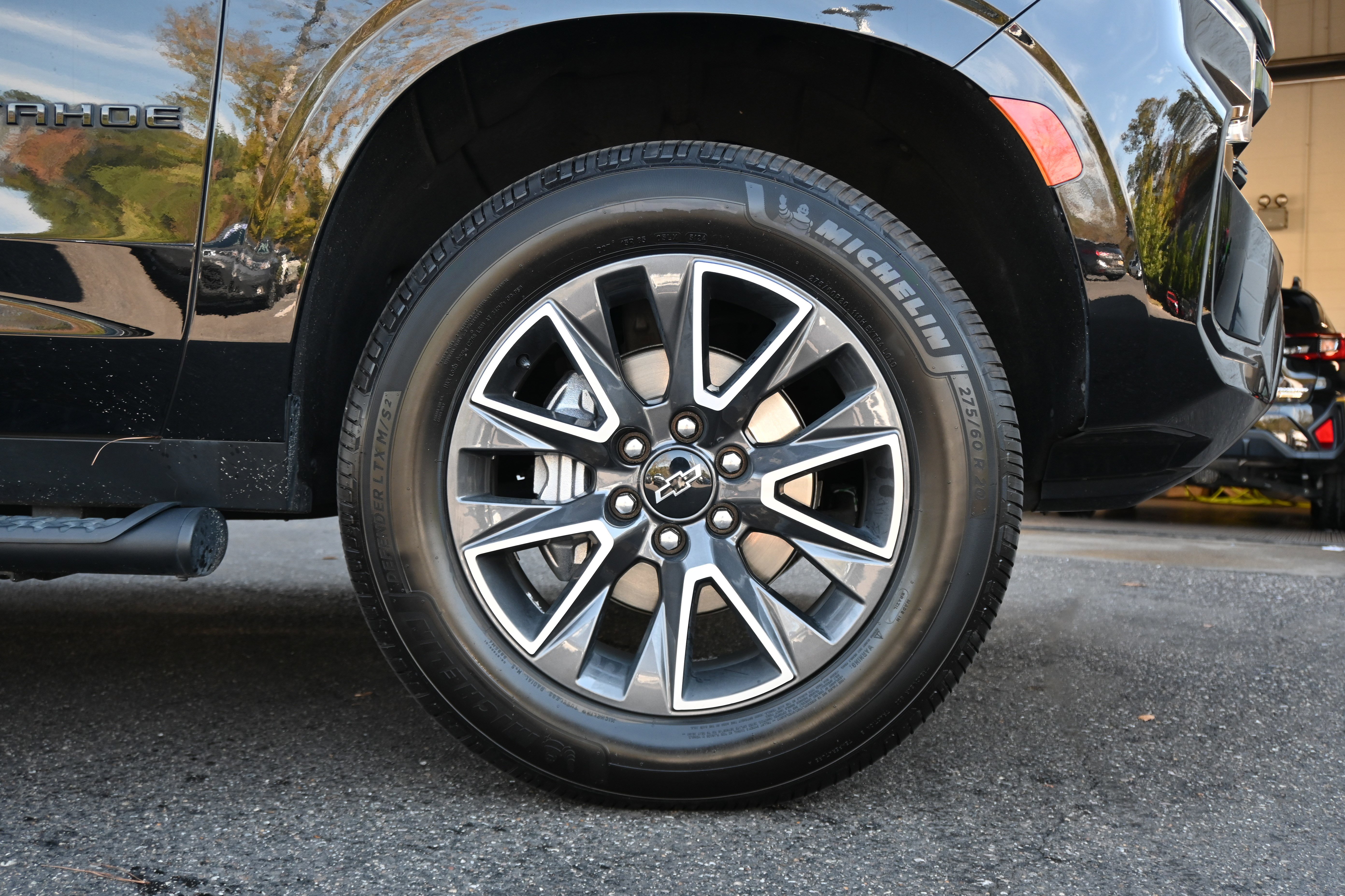 Used 2022 Chevrolet Tahoe Z71 w/ Luxury Package image 13