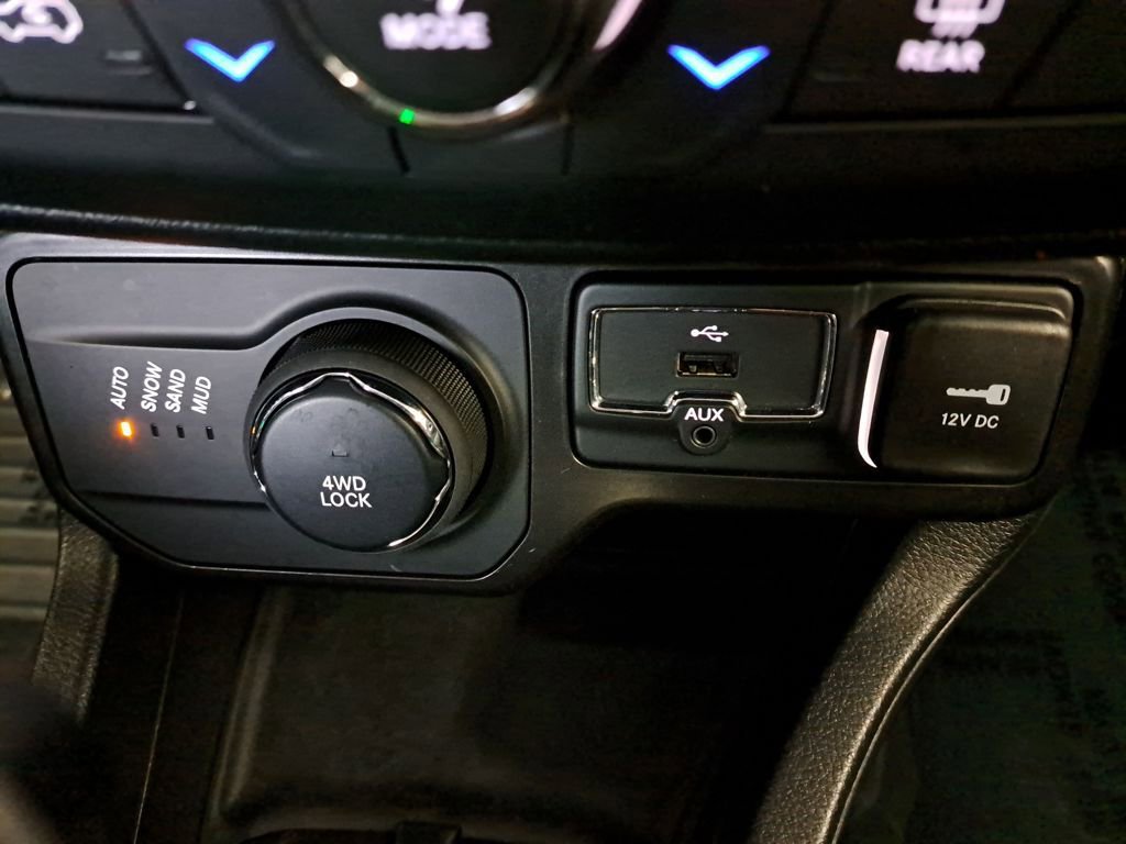 Used 2022 Jeep Renegade Sport image 24