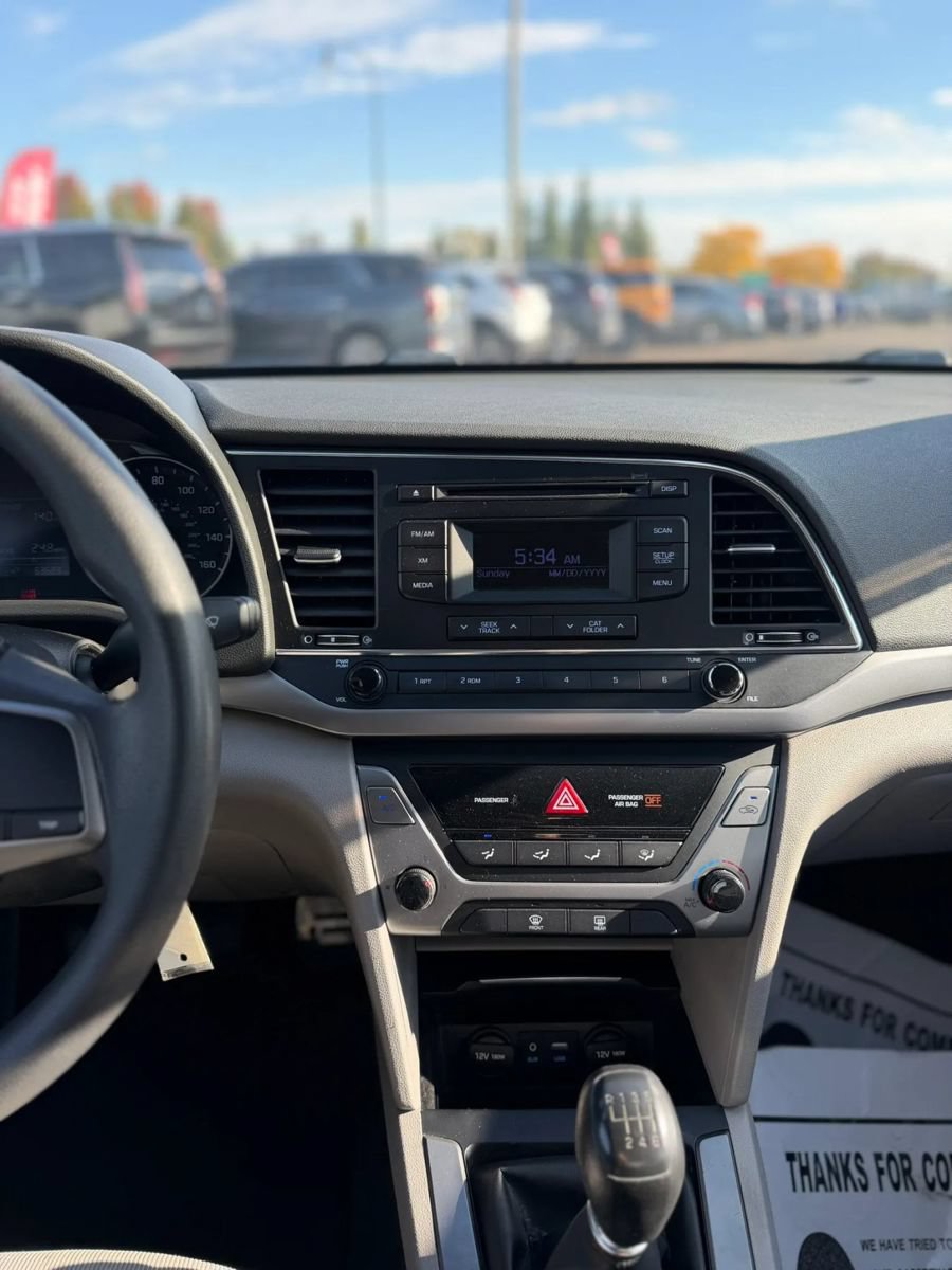 Used 2017 Hyundai Elantra SE FWD image 12