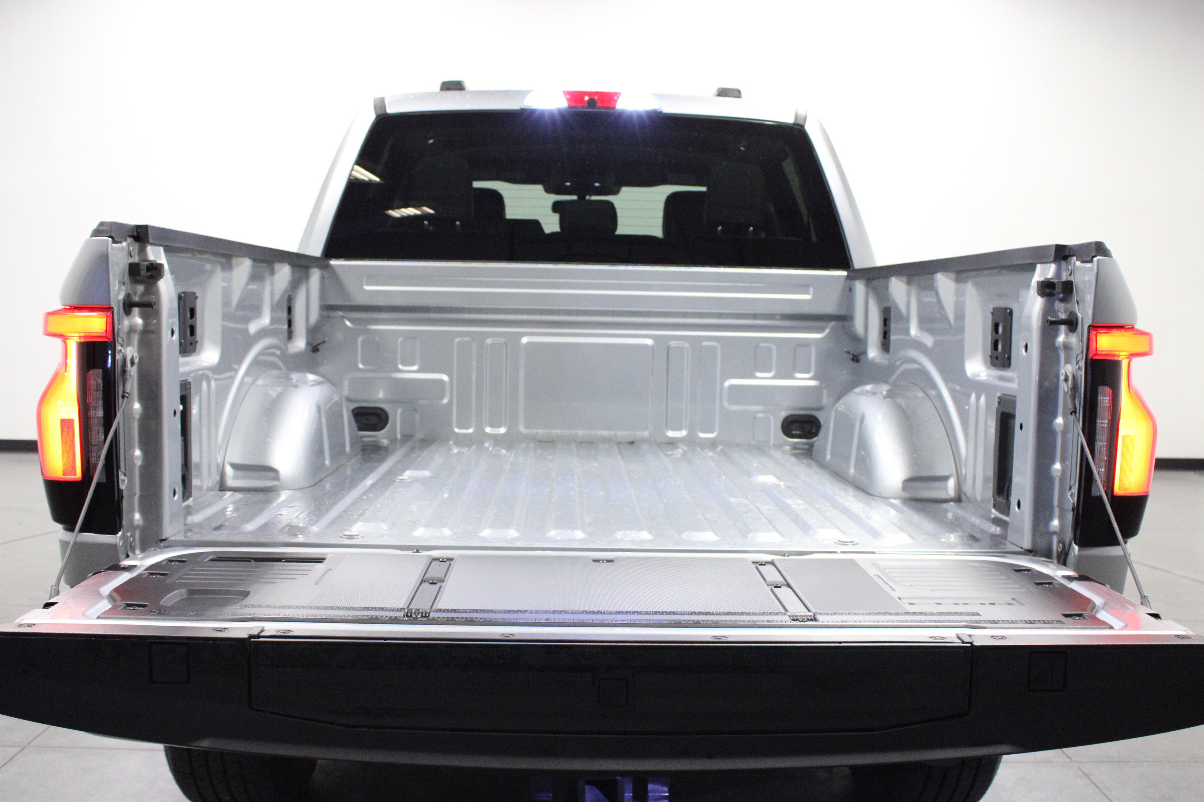 Used 2025 Ford F150 Lightning Flash AWD/4WD image 14