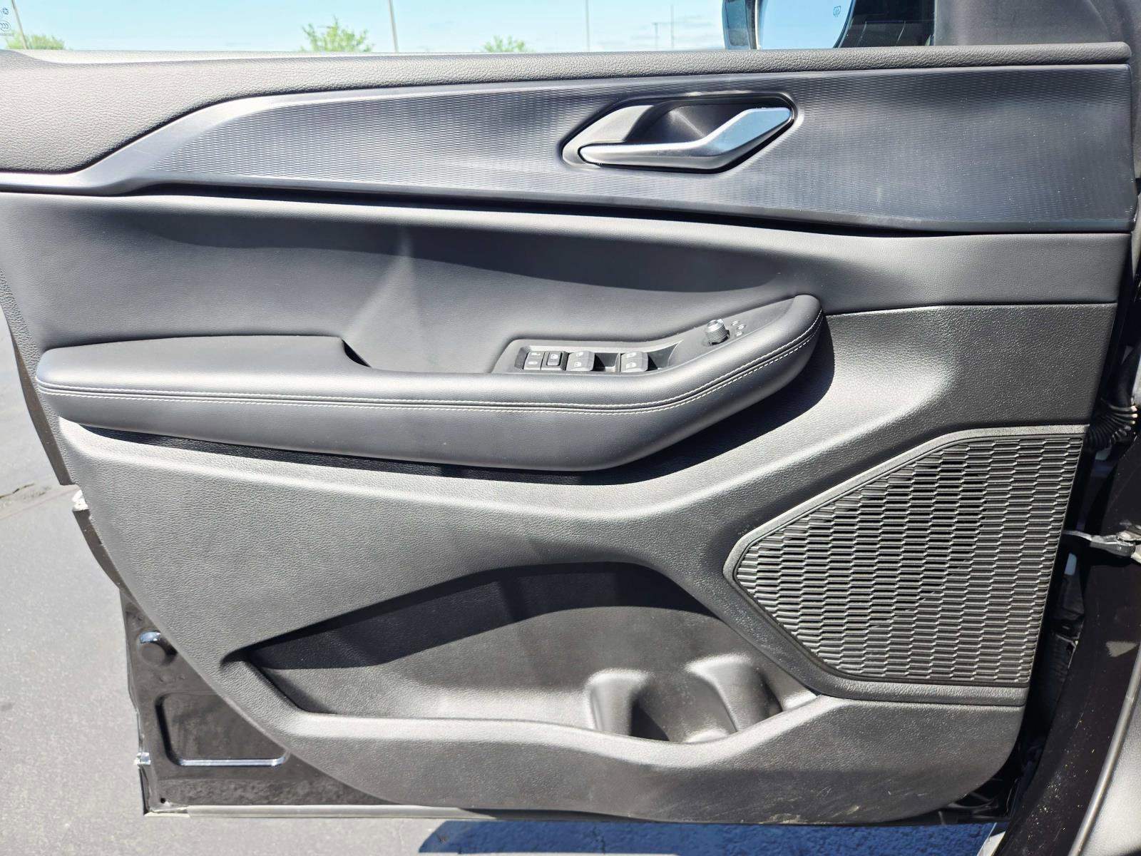 Used 2024 Jeep Grand Cherokee L Altitude AWD/4WD image 38