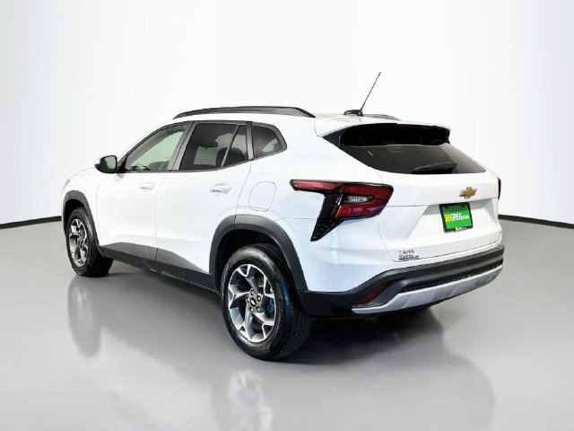 Used 2026 Chevrolet Trax LT FWD image 7