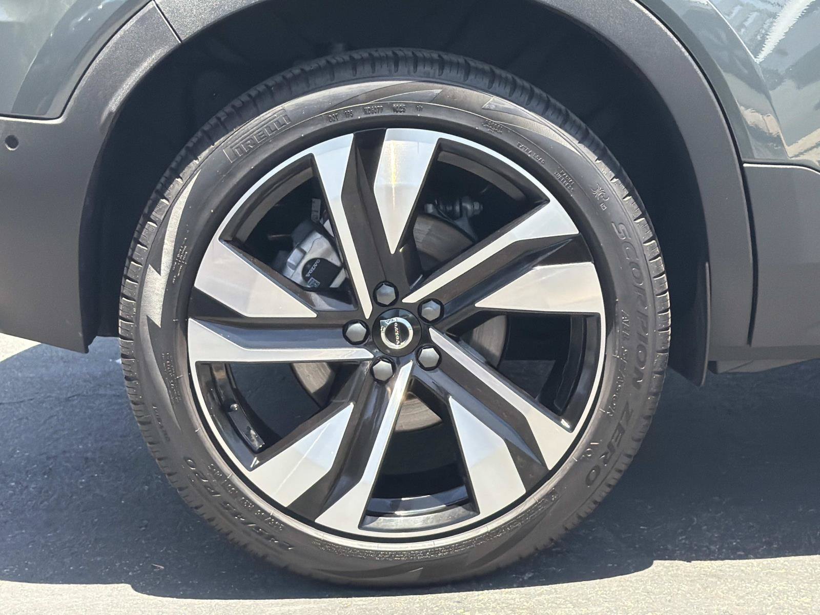 Used 2026 Volvo XC40 B5 Ultra w/ Climate Package AWD/4WD image 28